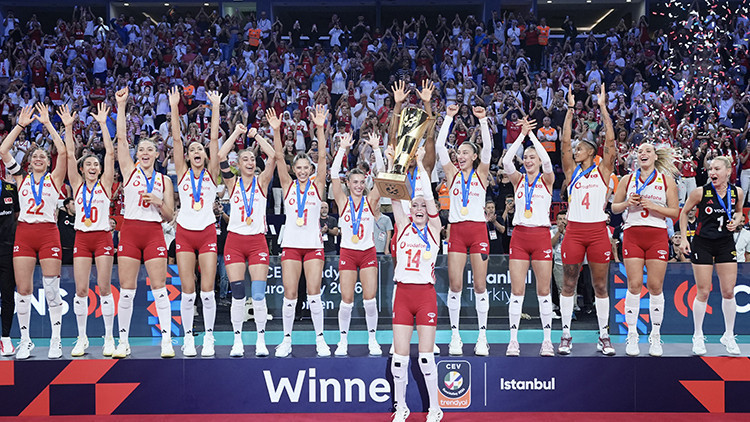 Son Gelişme: Bakan Bak, Avrupa şampiyonu A Milli Kadın Voleybol Takımı'nı tebrik etti ve Merak Edilenler
