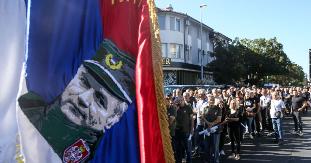 Kritik Açıklama: 'Bosna Kasabı' için düzenlenen cenaze törenine tepki ve Merak Edilenler