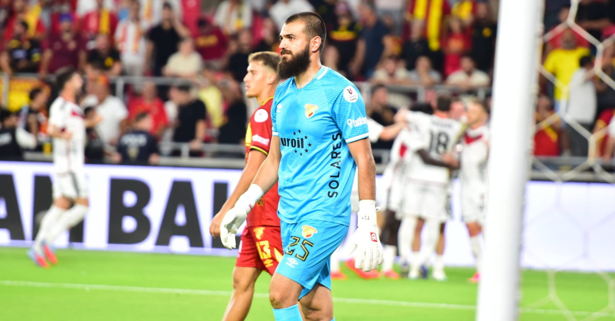 Son Gelişme: Göztepe'de Gugeshashvili kadro dışı! - Son Dakika Bilgileri