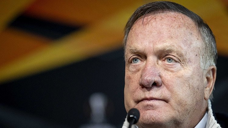 Ayrıntılar Netleşti: Curaçao, Dick Advocaat'ın sözleşmesini uzattı - Son Dakika Bilgileri