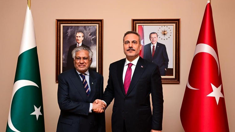 Kritik Açıklama: Dışişleri Bakanı Hakan Fidan Pakistanlı mevkidaşı ile görüştü: Gelişmeler Takip Ediliyor