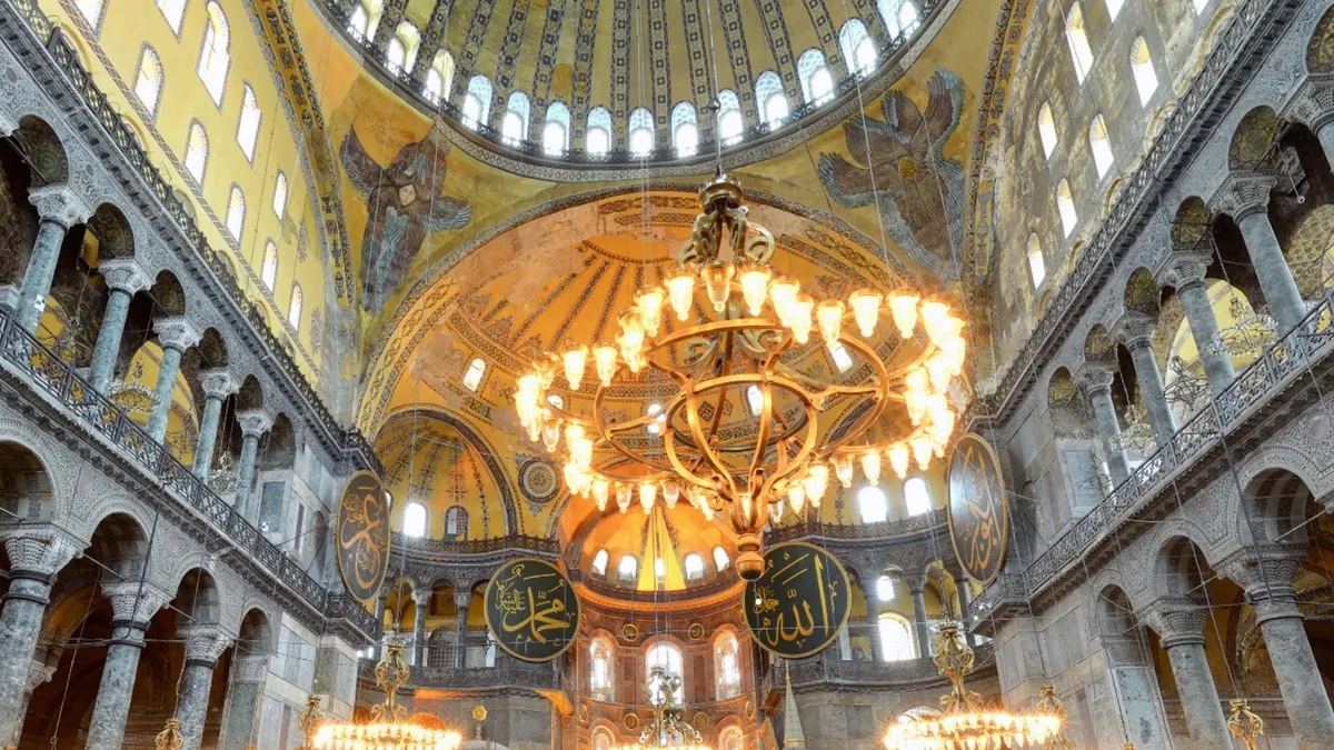 Kritik Açıklama: Bakan Ersoy kamuoyuna ilan etti: Ayasofya’da yeni aşamaya geçildi! “Her adımı bilimsel hassas