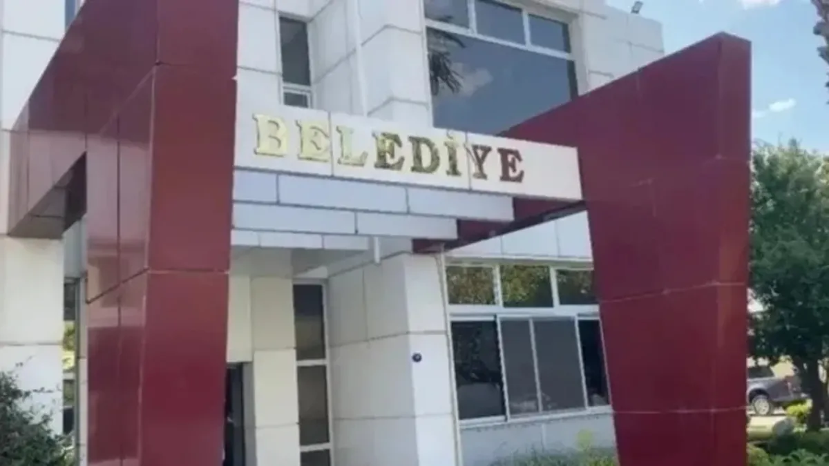 Son Gelişme: Seferihisar Belediyesine yönelik rüşvet operasyonu: 43 şüpheli yakalandı! | İşte Tüm Ayrıntılar