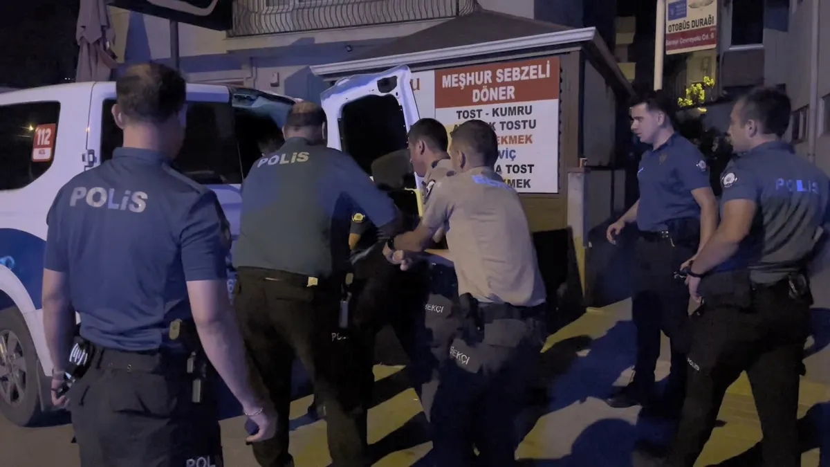 Son Gelişme: Bursa'da dehşet anları: Önce eşine sonra polislere saldırdı!