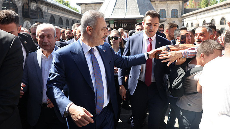 Son Gelişme: Dışişleri Bakanı Hakan Fidan'dan Diyarbakır'da esnaf ziyareti - Son Dakika Bilgileri