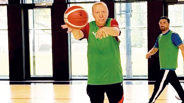 Kritik Açıklama: Cumhurbaşkanı Erdoğan’dan yoğun mesaiye basket molası