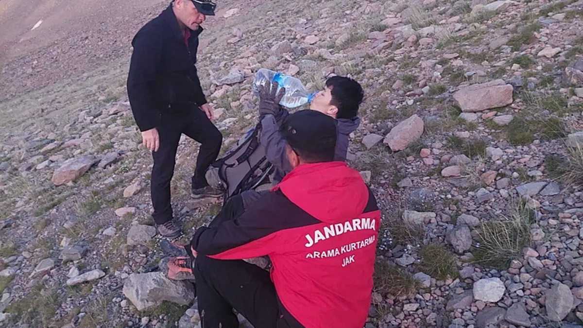 Yabancı uyruklu kişi Erciyes Dağı'nda mahsur kaldı! JAK ve AFAD ekipleri kurtardı