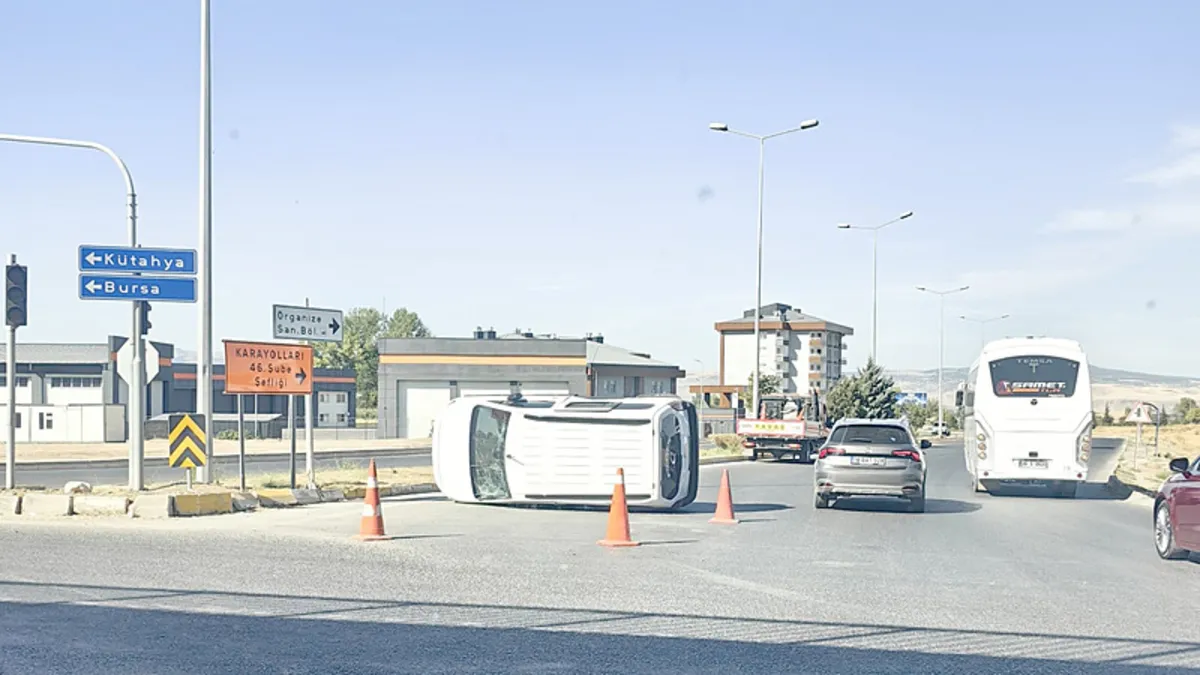 Gündemden Son Bilgiler: Eskişehir’de hafif ticari araç devrildi: 5 kişi yaralandı! ve Merak Edilenler