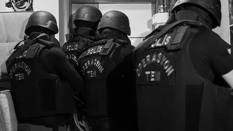 Son Gelişme: "Sokak hakkı" adı altında haraç toplayan çeteye şafak operasyonu: 18 gözaltı - Son Dakika Bilgile