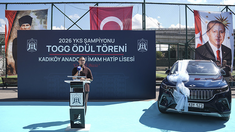 Gündemden Son Bilgiler: YKS derecesi Togg getirdi: Kadıköy Anadolu İmam Hatip Lisesi'nden mezununa dev ödül! -