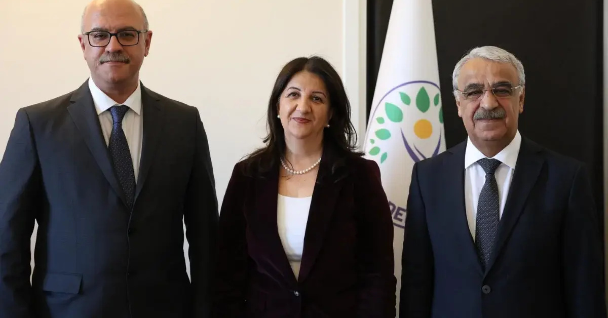 Gündemden Son Bilgiler: İmralı heyeti Öcalan'ın mesajını paylaştı: Gelişmeler Takip Ediliyor