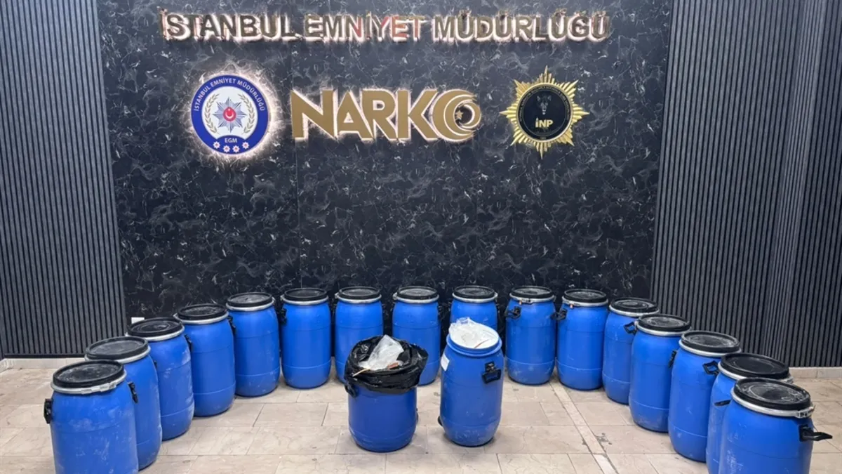 Kritik Açıklama: Bayrampaşa'da dev operasyon: Panelvandan kilolarca uyuşturucu madde çıktı