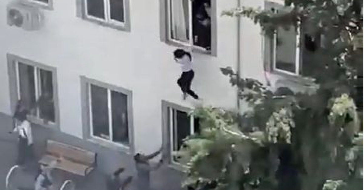 Gündemden Son Bilgiler: Öğrenciler can verirken okulu 'kıran' müdür! - Son Dakika Bilgileri