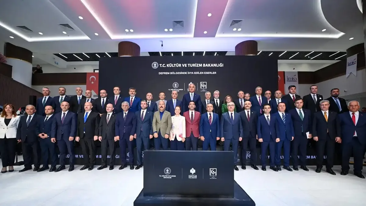 Kritik Açıklama: Bakan Ersoy kamuoyuna ilan etti: 11 ilde tarih yeniden ayağa kalkıyor! Kültürel mirasa 34 mil