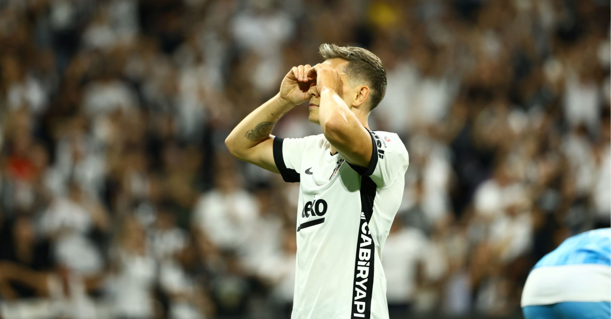 Beşiktaş'a Trossard'dan kötü haber!: Gelişmeler Takip Ediliyor