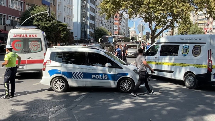 Son Gelişme: İstanbul'da feci kaza: Kırmızı ışığı fark etmeyen genç yaşamını yitirdi - Son Dakika Bilgileri