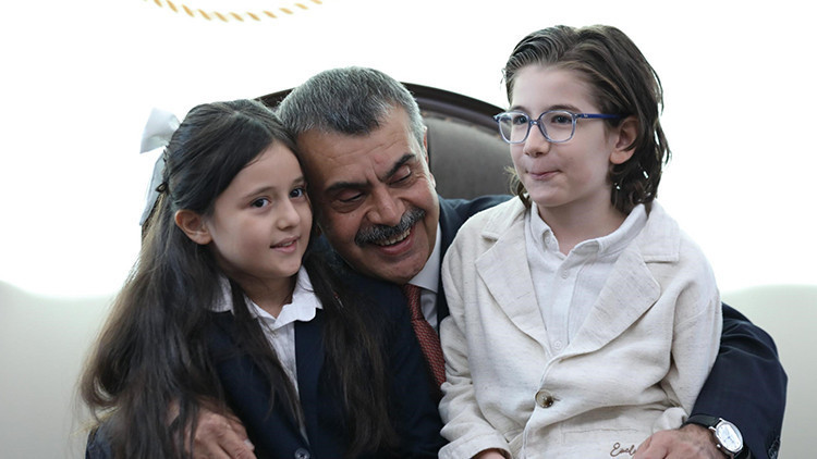 Son Gelişme: Bakan Tekin, Cumhurbaşkanı Erdoğan'a şarkı söyleyen çocukları kabul etti: Gelişmeler Takip Ediliy