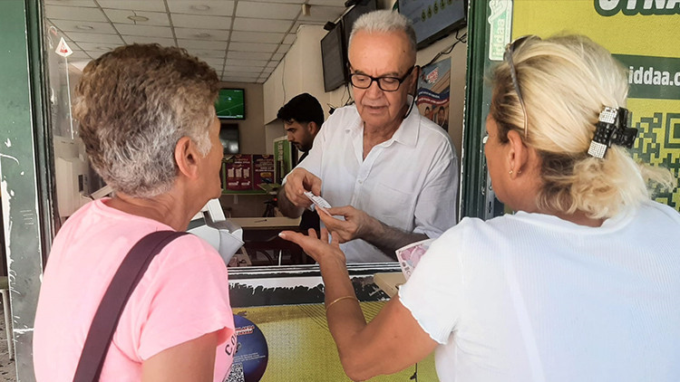 674 milyonluk ikramiye heyecanı: Bayilerde yoğunluk yaşanıyor: Gelişmeler Takip Ediliyor