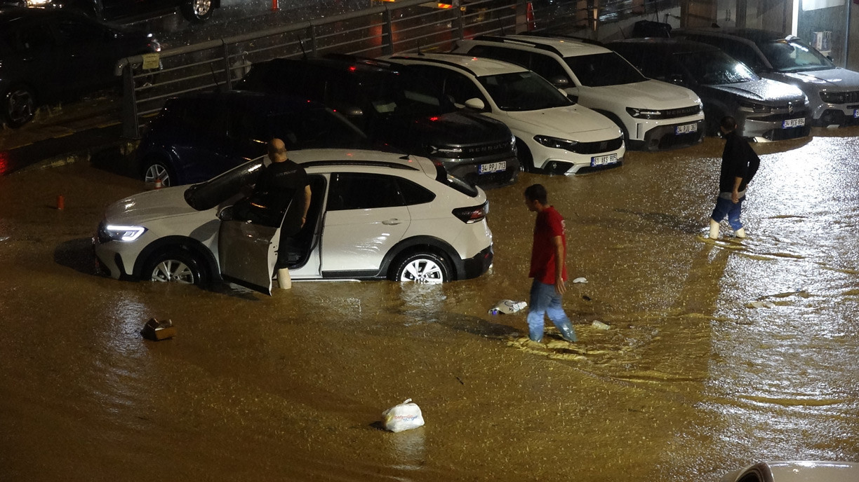 Son Gelişme: Trabzon'da sağanak etkili oldu