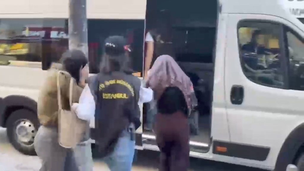 İstanbul’da masaj salonları ve fuhuş yapılan mekanlara operasyon: 31 kişi yakalandı - Son Dakika Bilgileri