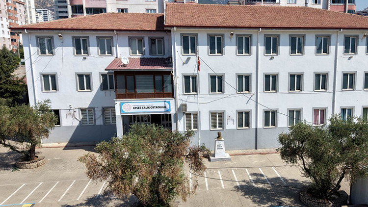 Ayrıntılar Netleşti: 1 öğretmen 9 öğrenci hayatını kaybetmişti: Kahramanmaraş'taki okul binası için yeni karar