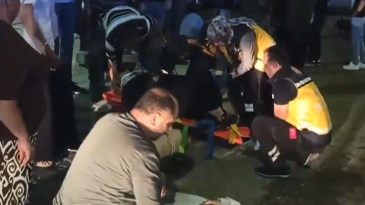 Gündemden Son Bilgiler: Otomobil ile motosiklet çarpıştı: 3 yaralı