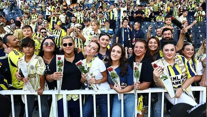 Ayrıntılar Netleşti: Fenerbahçeli kadınlar locada ağırlandı