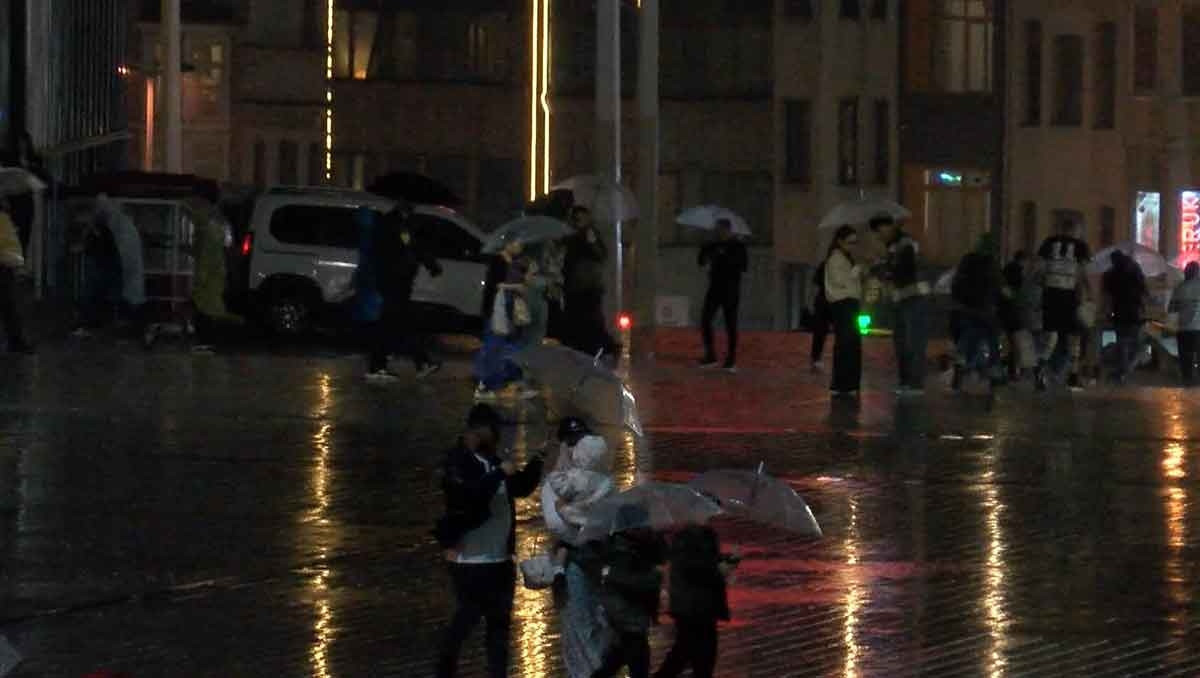 Ayrıntılar Netleşti: İstanbul'da sağanak etkili oldu