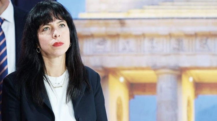 Kritik Açıklama: ‘Bizim kız’ göçmenleri umutlandırdı