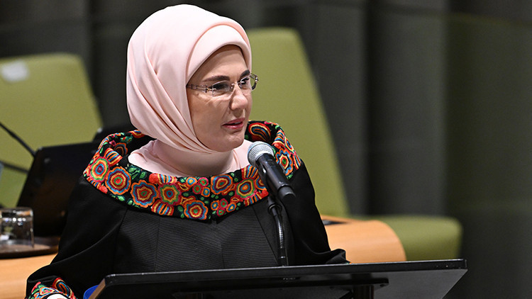 Ayrıntılar Netleşti: Emine Erdoğan'dan BM'de kritik çağrı: Kullan-at kültüründen uzaklaşmalıyız | İşte Tüm Ayr