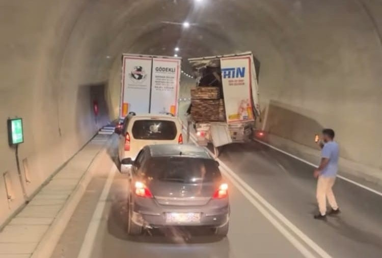Artvin'de tünel içinde zincirleme kaza: 1 ölü, 2 yaralı - Son Dakika Bilgileri