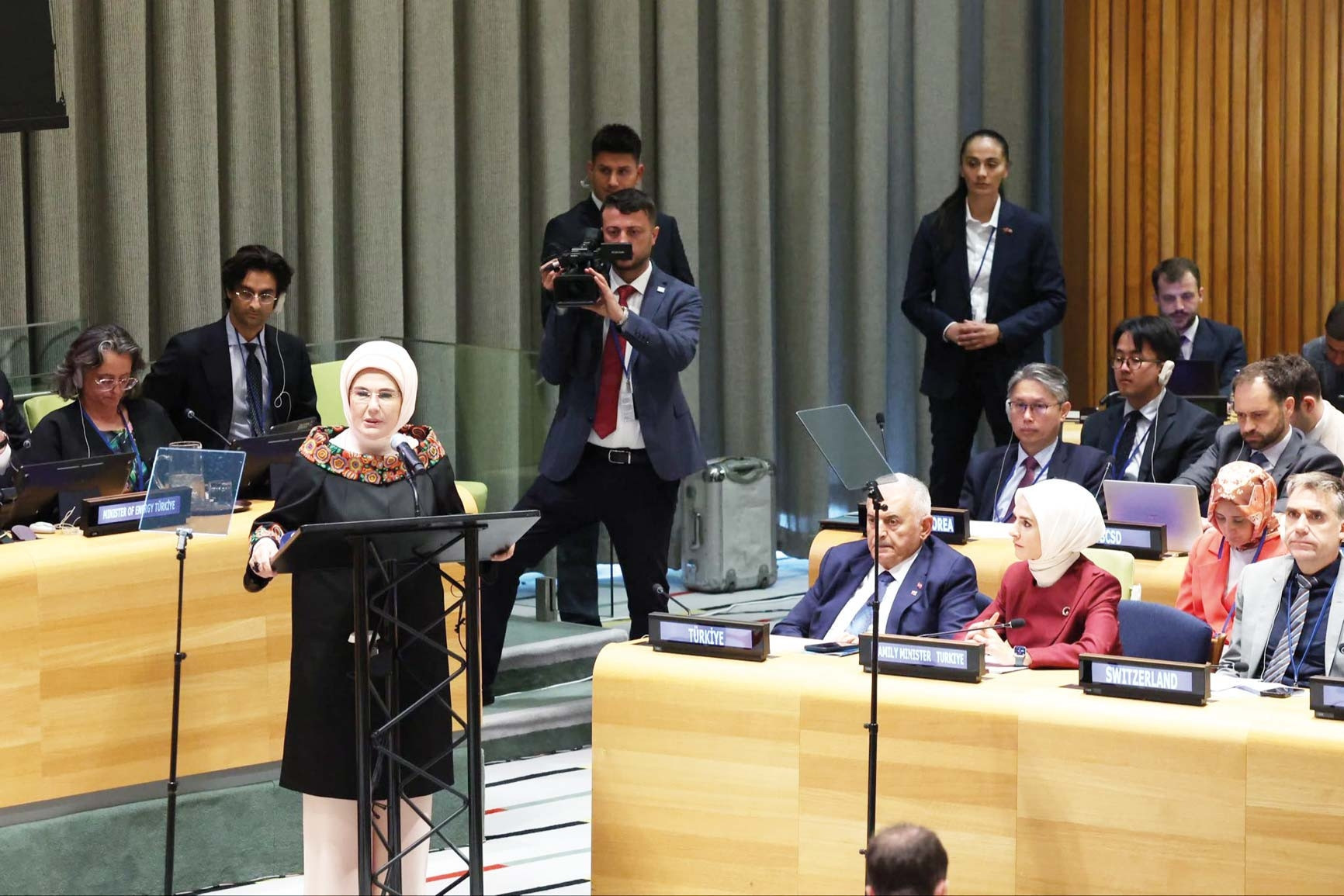 Sıcak Gündem: Emine Erdoğan: Kullan-at kültüründen uzaklaşmalıyız | İşte Tüm Ayrıntılar
