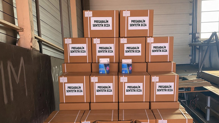 Mersin'de 3 ayrı operasyonda 1 ton 716 kilo 500 gram pregabalin ele geçirildi