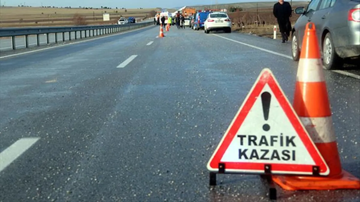 Gündemden Son Bilgiler: Diyarbakır'da otomobil devrildi: 4'ü çocuk 9 yaralı | İşte Tüm Ayrıntılar