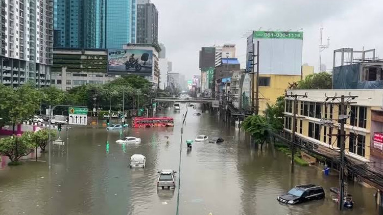 Son Gelişme: Tayland'ın başkenti Bangkok'ta binlerce kişi tahliye edildi | İşte Tüm Ayrıntılar