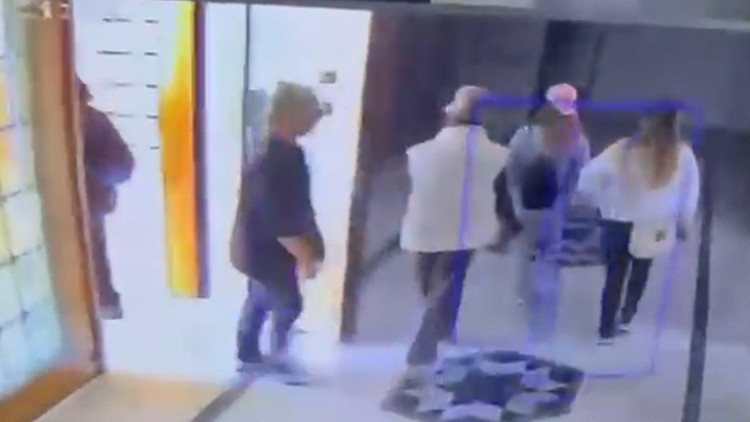 Gündemden Son Bilgiler: Kahraman kedi 'Mucize' evini hırsızlardan korudu! Şüphelilerin kediden kaçtığı anlar k