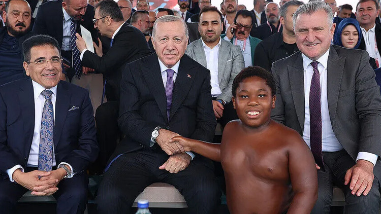 Gündemden Son Bilgiler: Er meydanlarının minik pehlivanı "Arap Osman"ın hedefi başpehlivanlık! ve Merak Edilen
