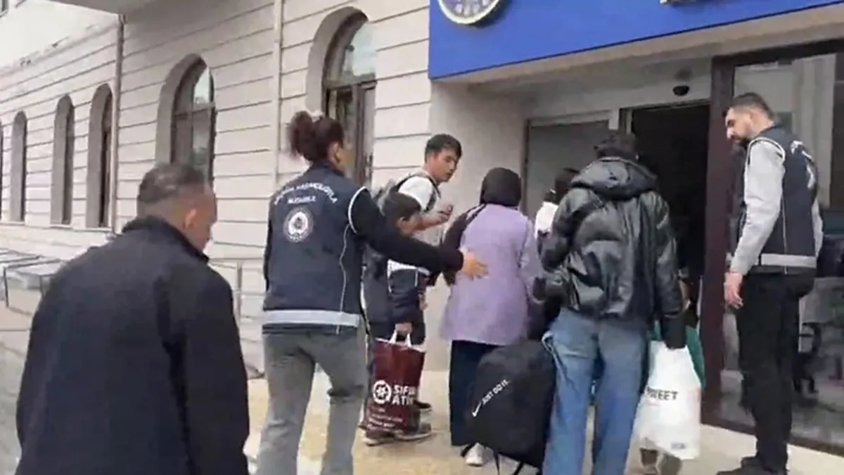 Kritik Açıklama: Balıkesir’de göçmen kaçakçılığı operasyonu: 29 kişi yakalandı! - Son Dakika Bilgileri