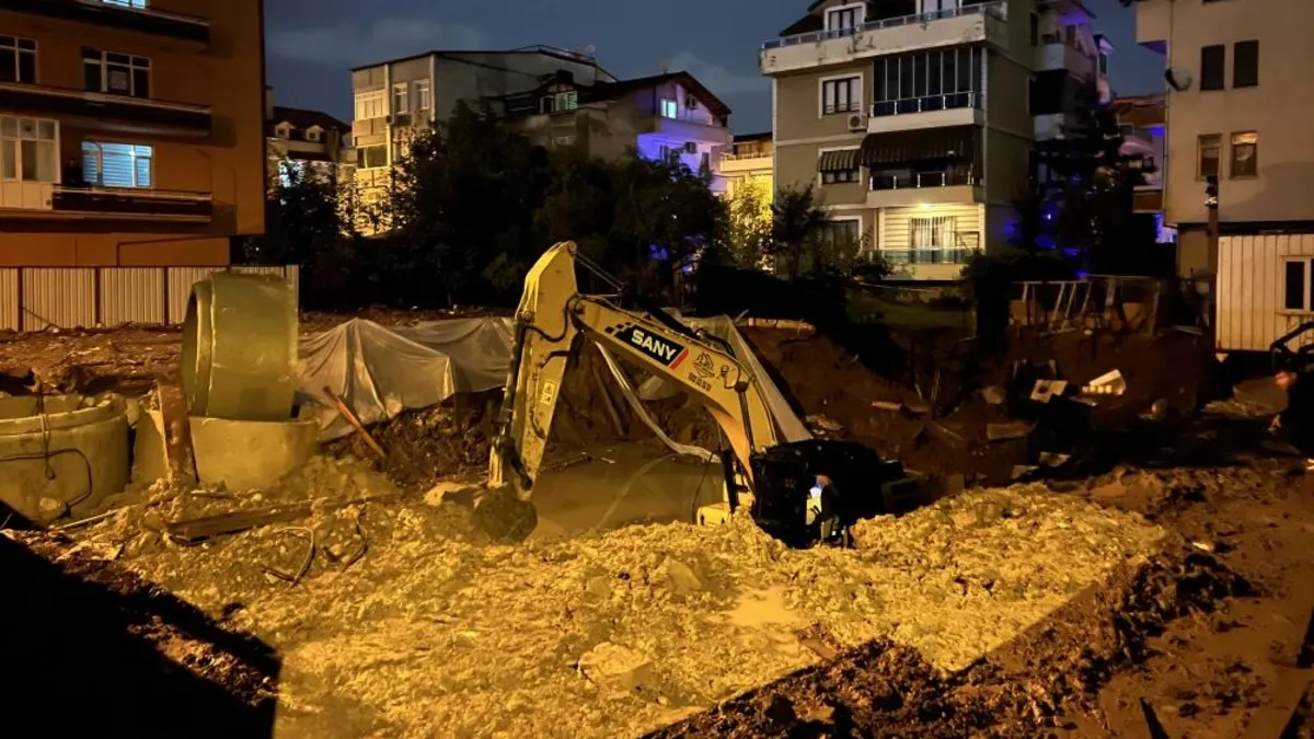 Kritik Açıklama: Kocaeli'de toprak kayması: 2 bina tedbir amaçlı boşaltıldı: Gelişmeler Takip Ediliyor