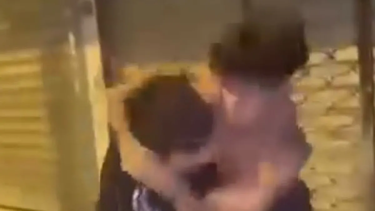 Gündemden Son Bilgiler: Küçükçekmece’de yumruklu kavga: Arkadaşları ayırmak yerine “vur” diyerek bağırdı! - So