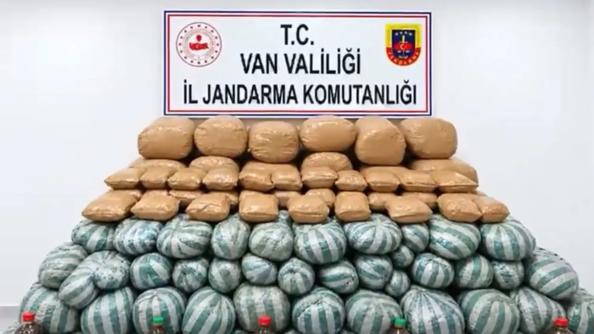 Van’da zehir tacirlerine operasyon: 517 kilo uyuşturucu madde ele geçirildi - Son Dakika Bilgileri