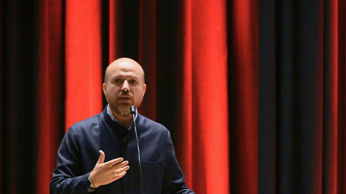 Kritik Açıklama: Bilal Erdoğan, Düzce'de gençlerle buluştu: "Yeniden orijinalimize dönmemiz lazım" - Son Dakik