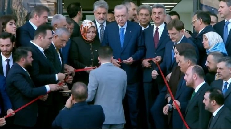 Gündemden Son Bilgiler: Cumhurbaşkanı Erdoğan’ın katılımıyla AK Parti Şanlıurfa İl Başkanlığı açıldı - Son Dak
