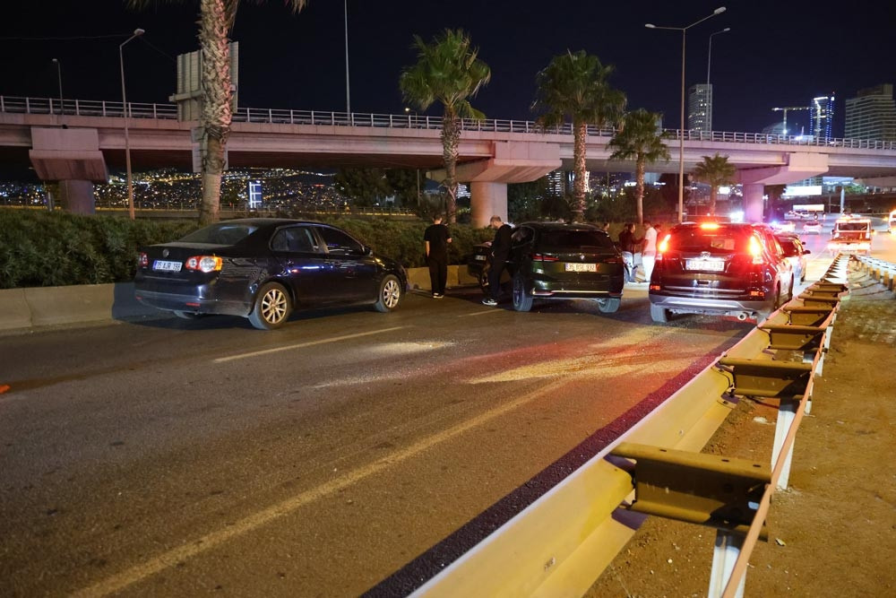 Son Gelişme: İzmir’de 7 otomobil, 1 motosikletin karıştığı zincirleme kaza: 4 yaralı ve Merak Edilenler