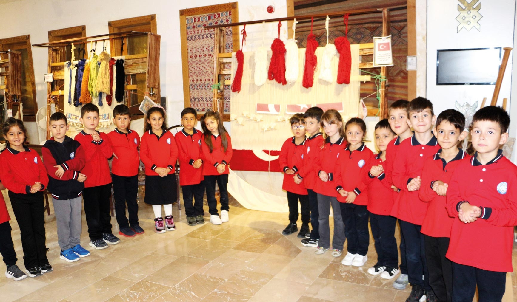 Son Gelişme: Binlerce el tek bir bayrak
