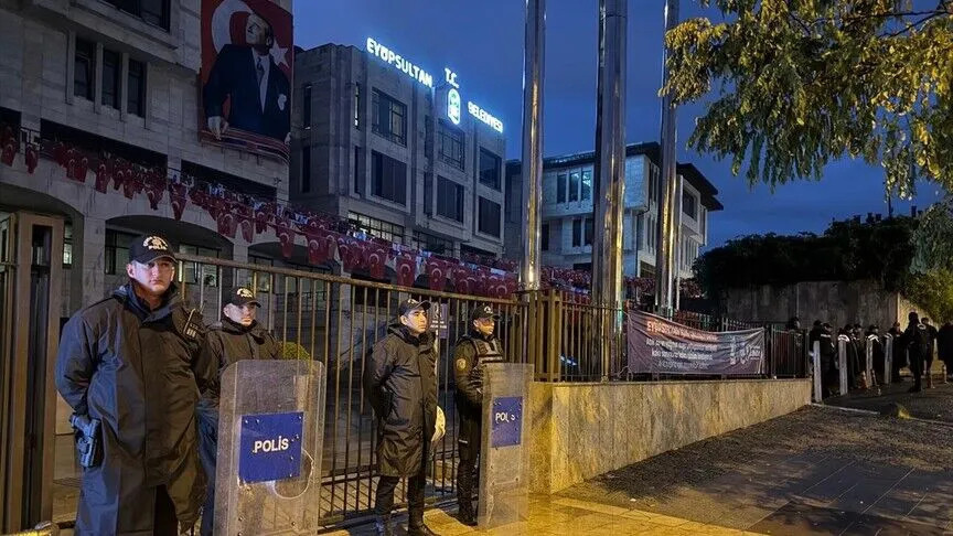 Gündemden Son Bilgiler: Eyüpsultan Belediye Başkanı Özmen'in de aralarında bulunduğu 13 şüpheli hakkında tutuk