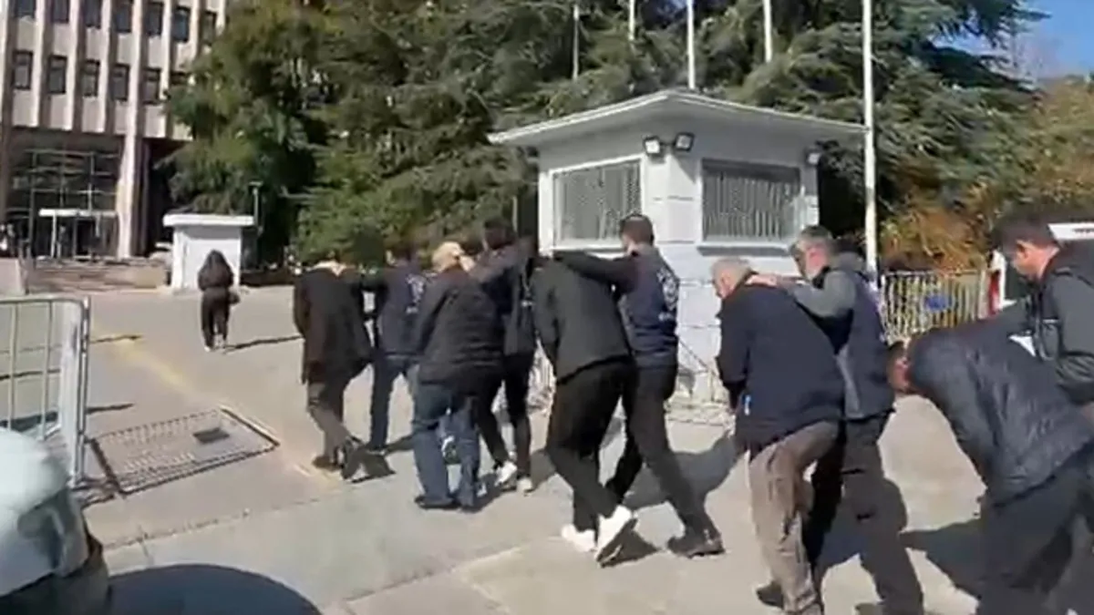 Ayrıntılar Netleşti: Ankara’da dolandırıcılık operasyonu: 12 kişi hakkında tutuklama kararı verildi! ve Merak