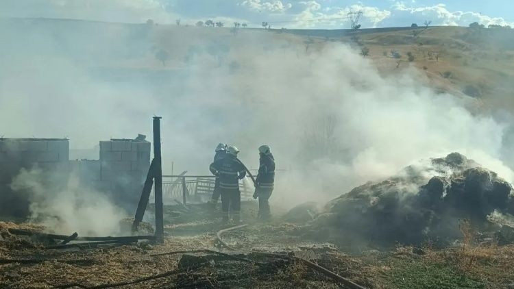 Kütahya'da ahırda yangın, 1 kişi yaşamını yitirdi