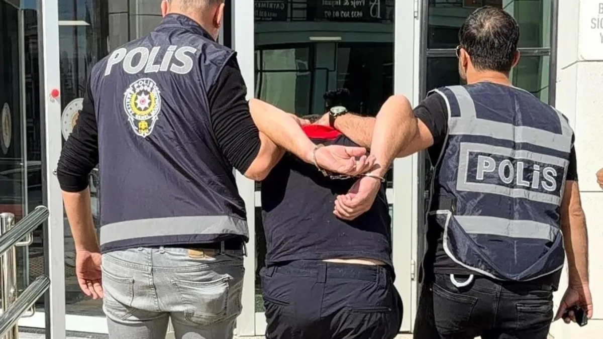 Kritik Açıklama: SON DAKİKA… İtfaiyeciden kan donduran intikam! Eski sevgilisinin evini benzin dökerek yaktı: