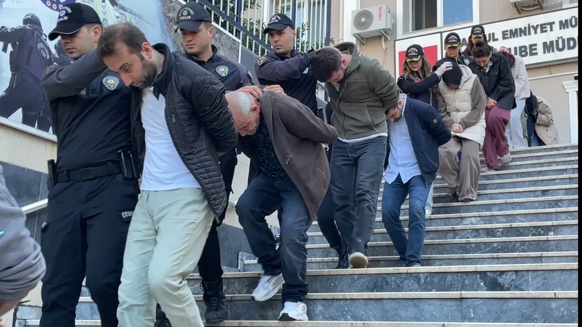 Sıcak Gündem: Kuyumcukent'te 420 milyonluk vurgunda yeni gelişme: 28 şüpheli adliyeye sevk edildi: Gelişmeler